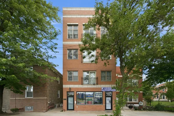 $400,000 | 832 West 36th Street, Unit 4, Chicago, IL 60609
