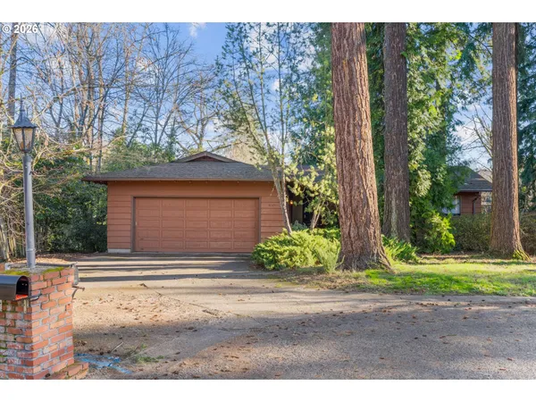 $599,000 | 6167 Southeast Kellogg Court, Milwaukie, OR 97267