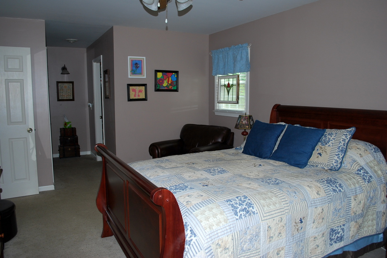 6038 Burnham Road Roanoke, VA 24018 - Photo 14 of 22 Master Bedroom