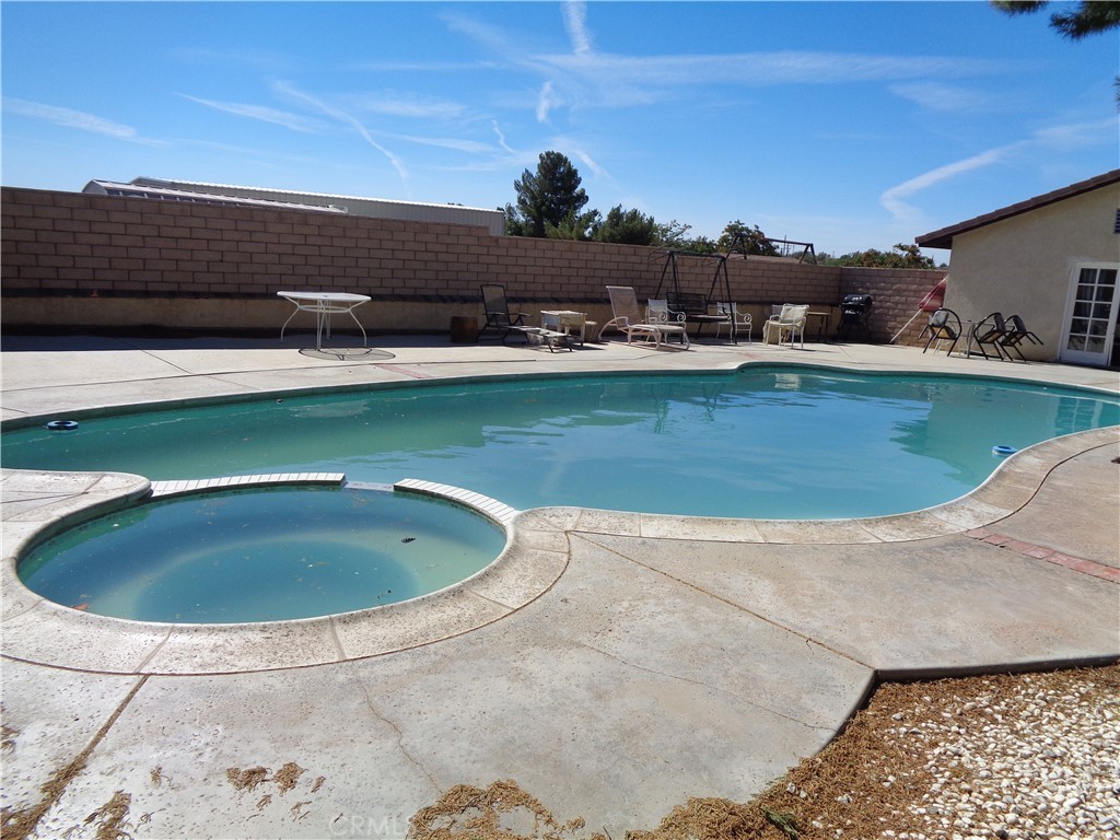 18130 Eucalyptus Street Hesperia, CA 92345 - Photo 2 of 35