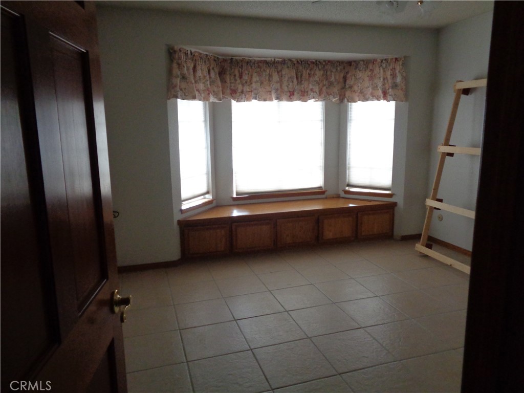 18130 Eucalyptus Street Hesperia, CA 92345 - Photo 21 of 35