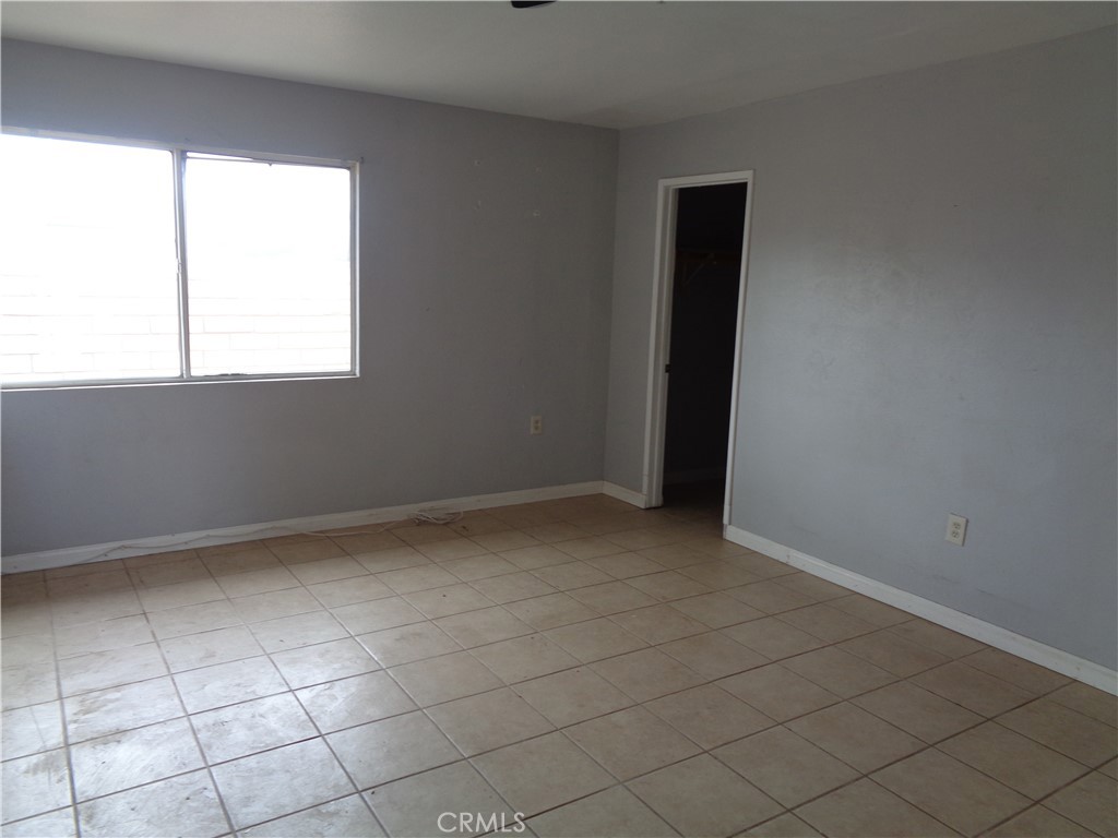18130 Eucalyptus Street Hesperia, CA 92345 - Photo 26 of 35