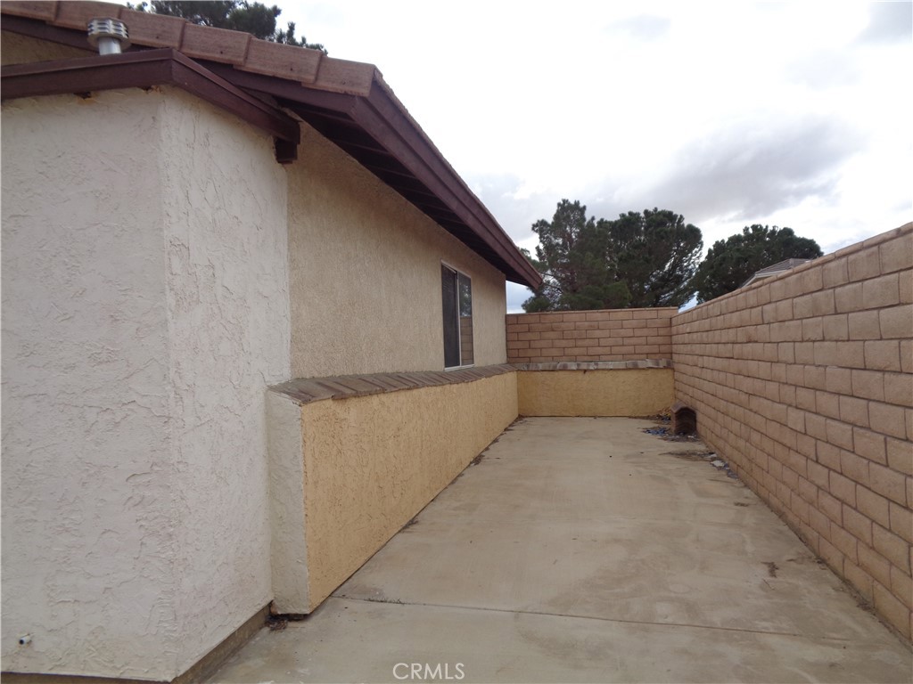 18130 Eucalyptus Street Hesperia, CA 92345 - Photo 30 of 35