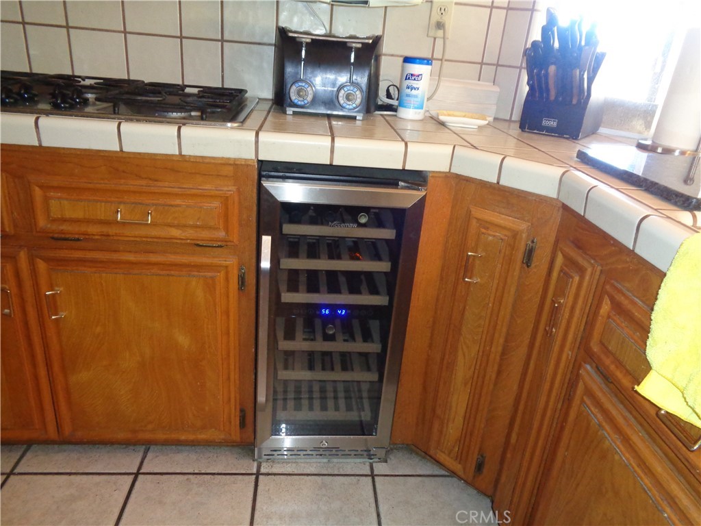 18130 Eucalyptus Street Hesperia, CA 92345 - Photo 5 of 35