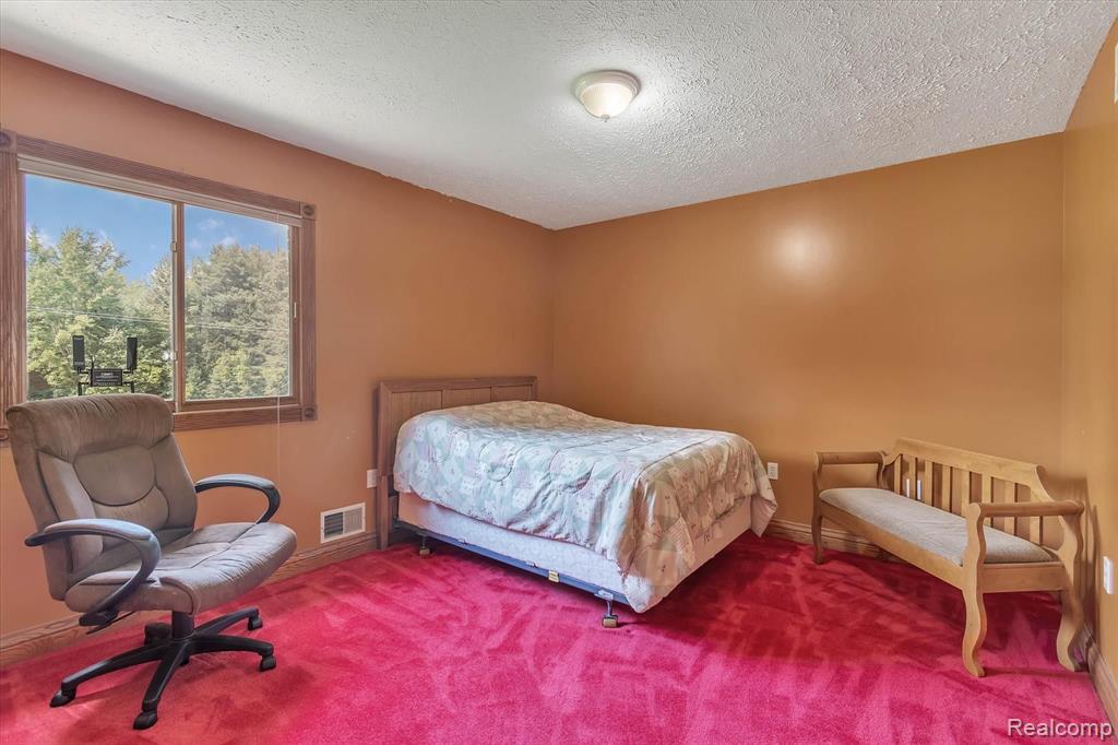 2601 Fisk Road Howell, MI 48843 - Photo 31 of 44