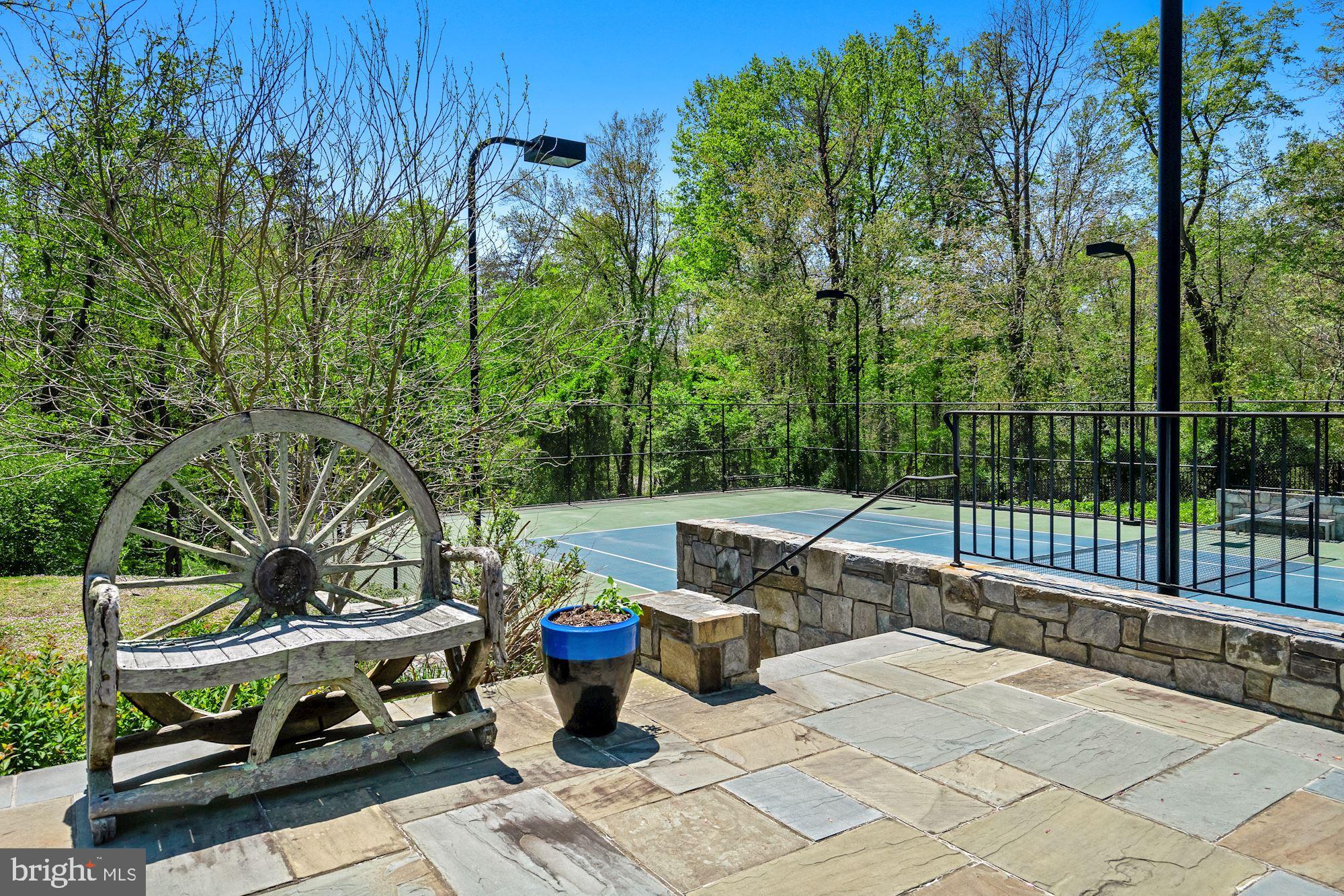 9133 Old Courthouse Road Vienna, VA 22182 - Photo 9 of 83 Gallery Image 9
