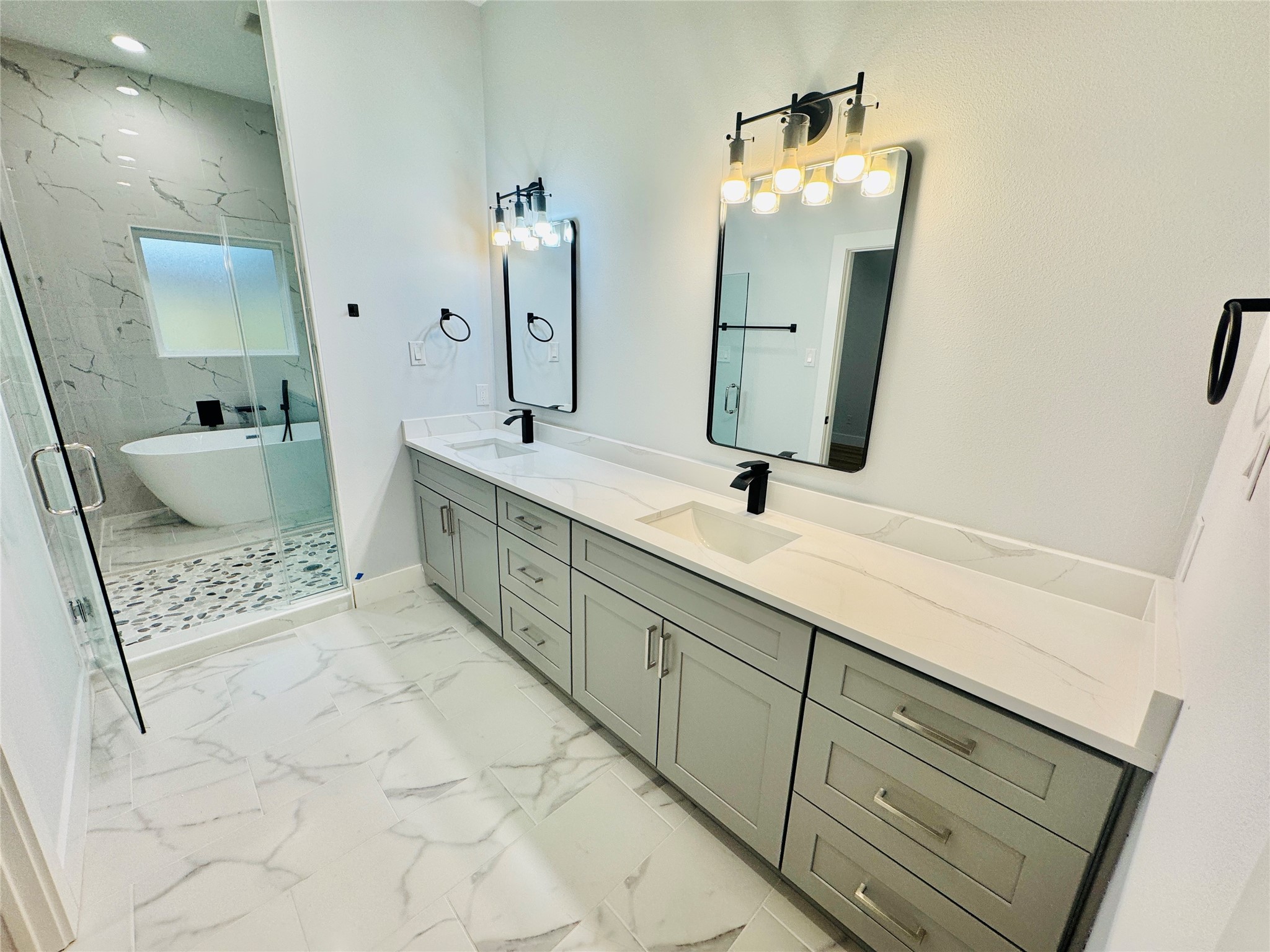 9362 Starfire Lane Houston, TX 77036 - Photo 2 of 22