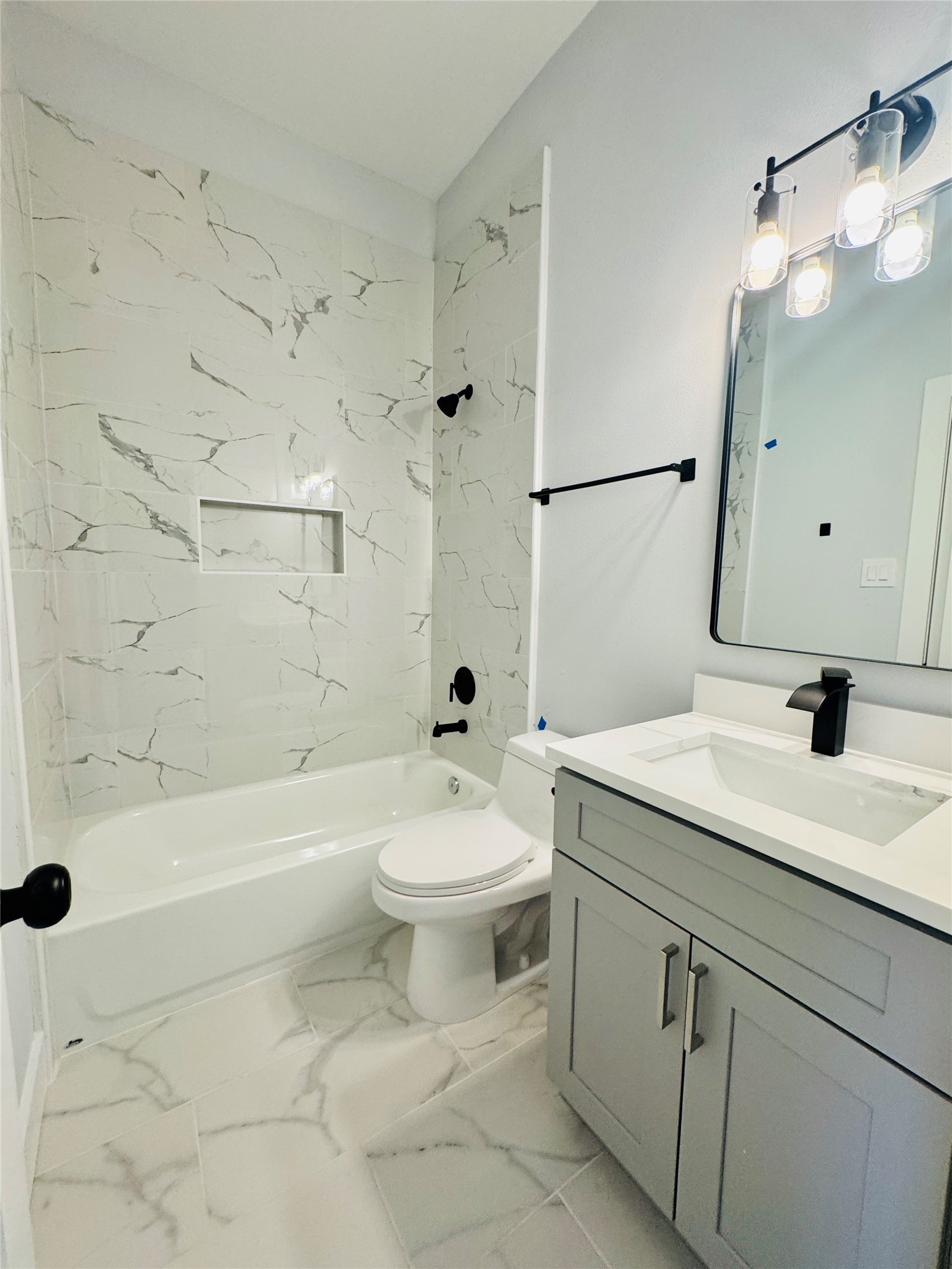 9362 Starfire Lane Houston, TX 77036 - Photo 7 of 22