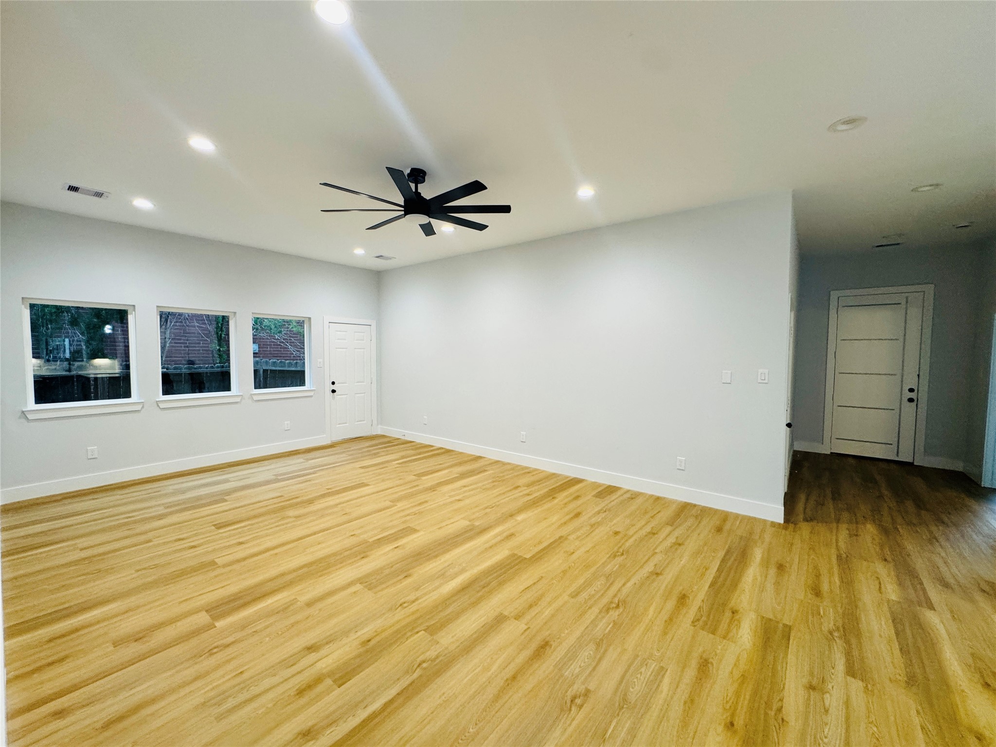 9362 Starfire Lane Houston, TX 77036 - Photo 8 of 22