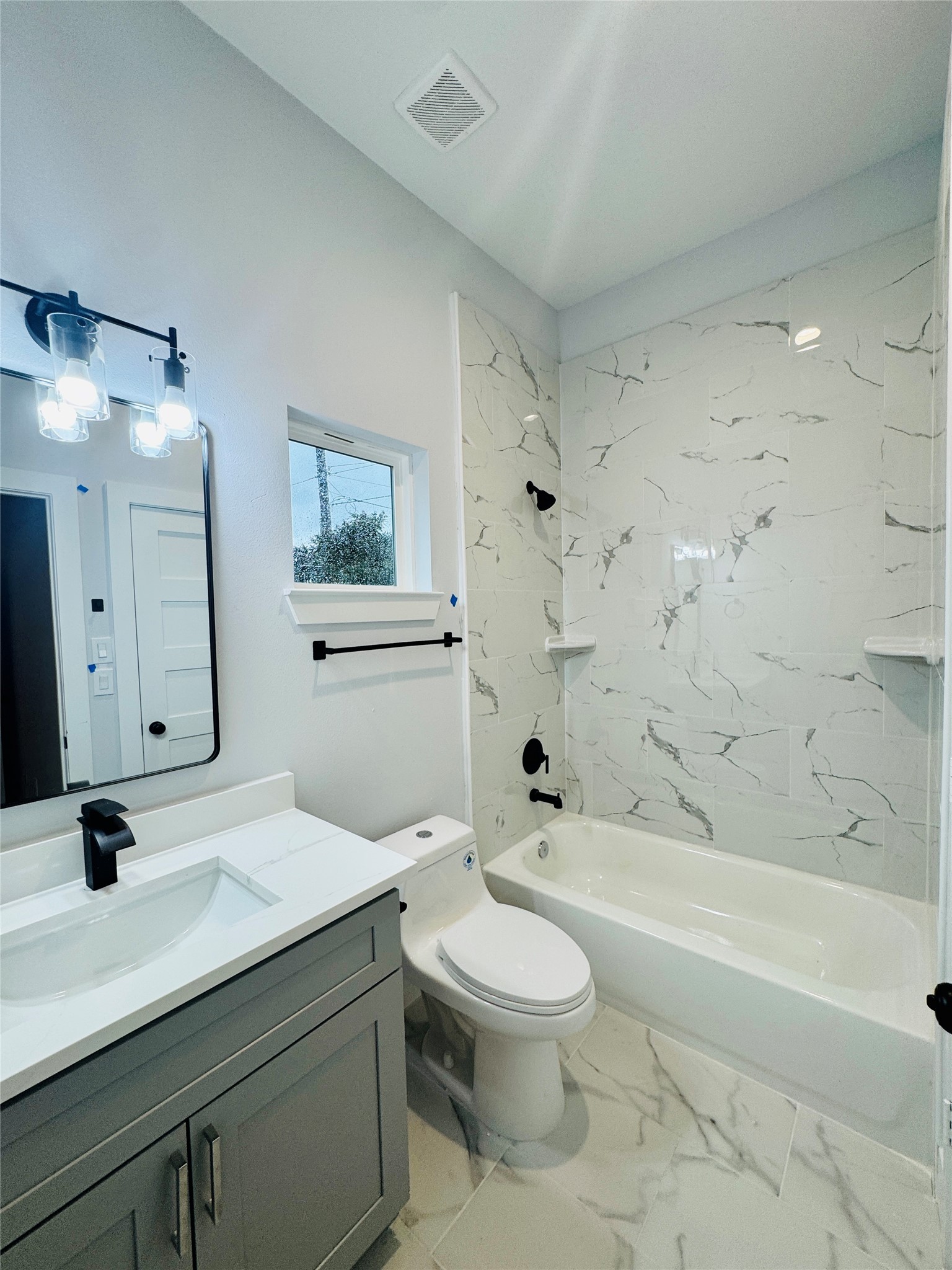 9362 Starfire Lane Houston, TX 77036 - Photo 9 of 22