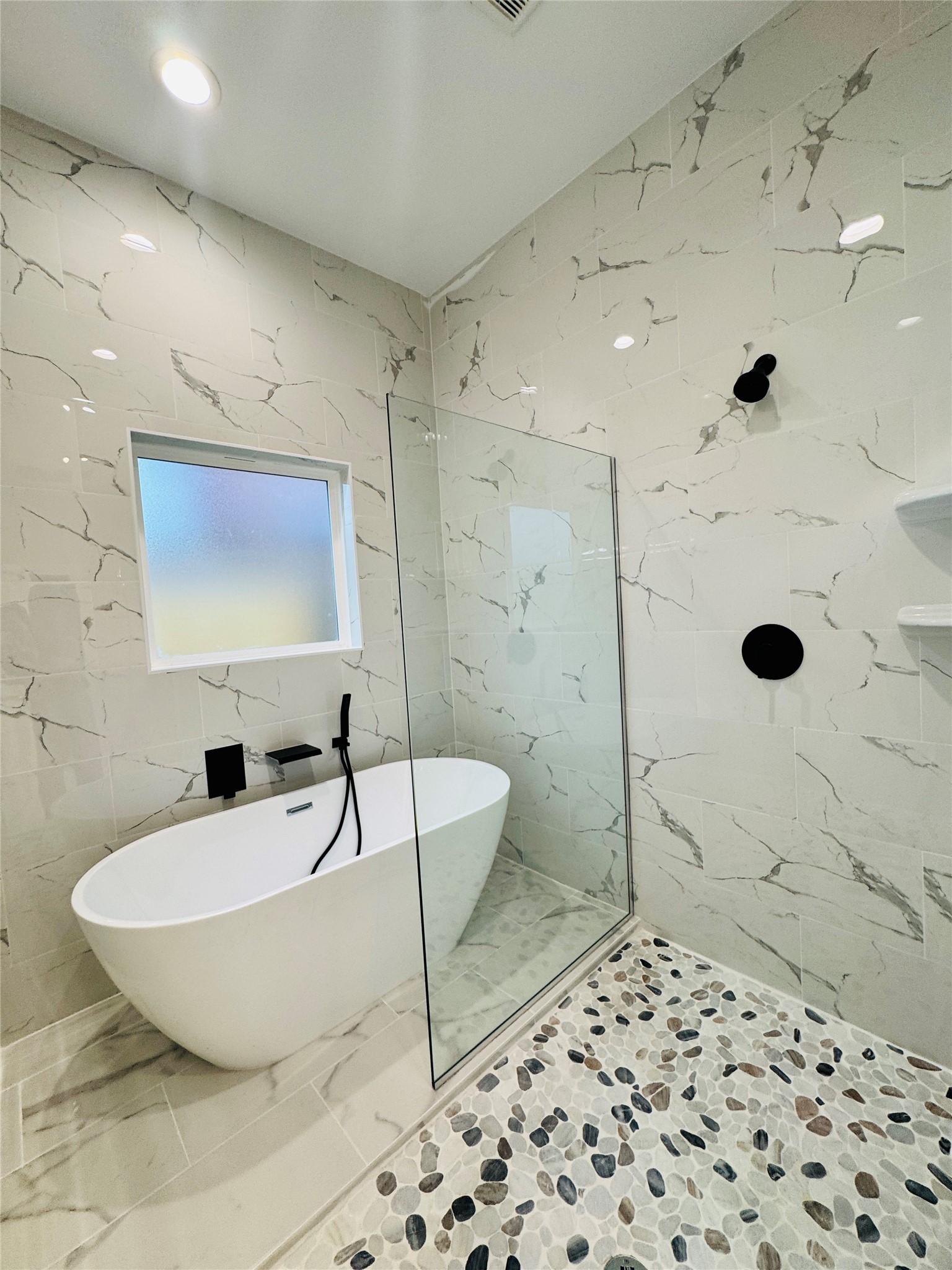 9362 Starfire Lane Houston, TX 77036 - Photo 10 of 22