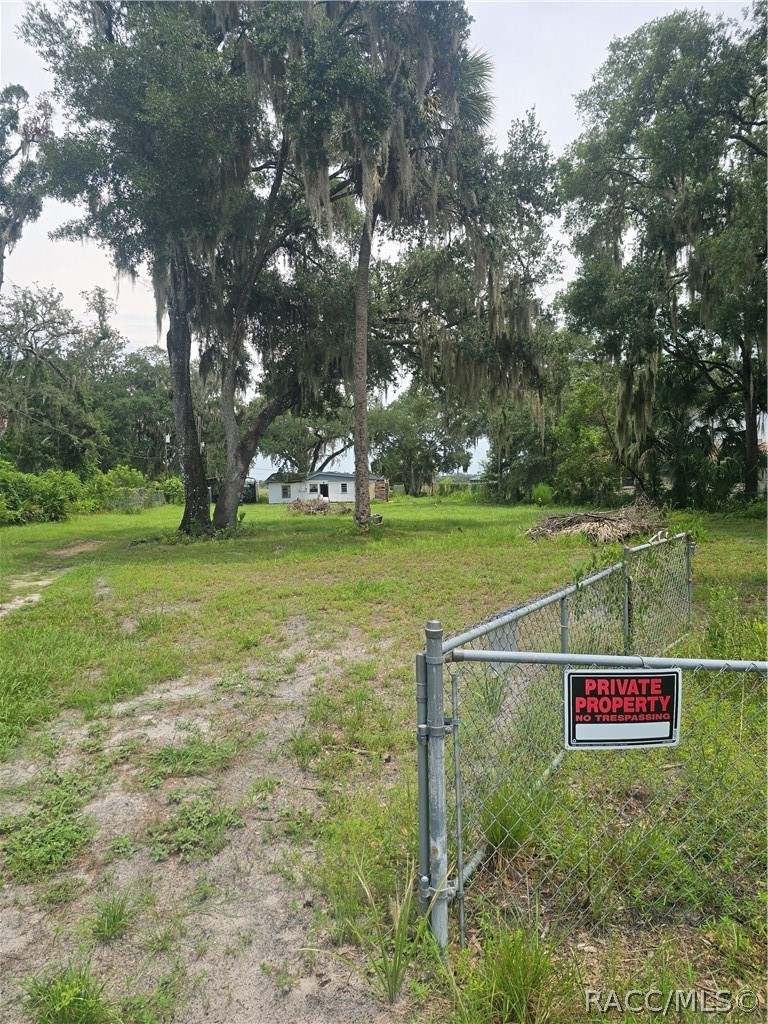 2931 North Wheaton Point Hernando, FL 34442 - Photo 1 of 9 At the front of property as you go in.