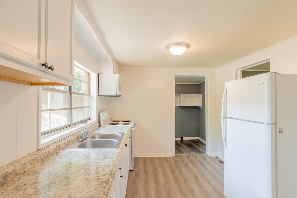 1303 Wright Road Phenix City, AL 36869 - Photo 5 of 16