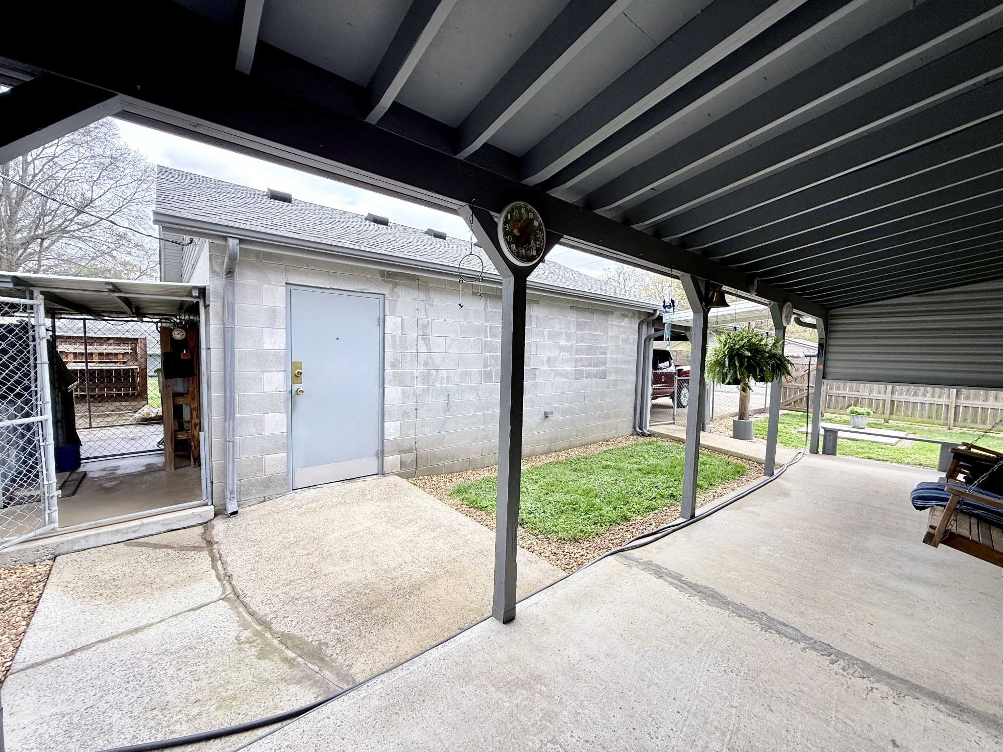 111 Gentry Street Tullahoma, TN 37388 - Photo 15 of 66 a view of a porch