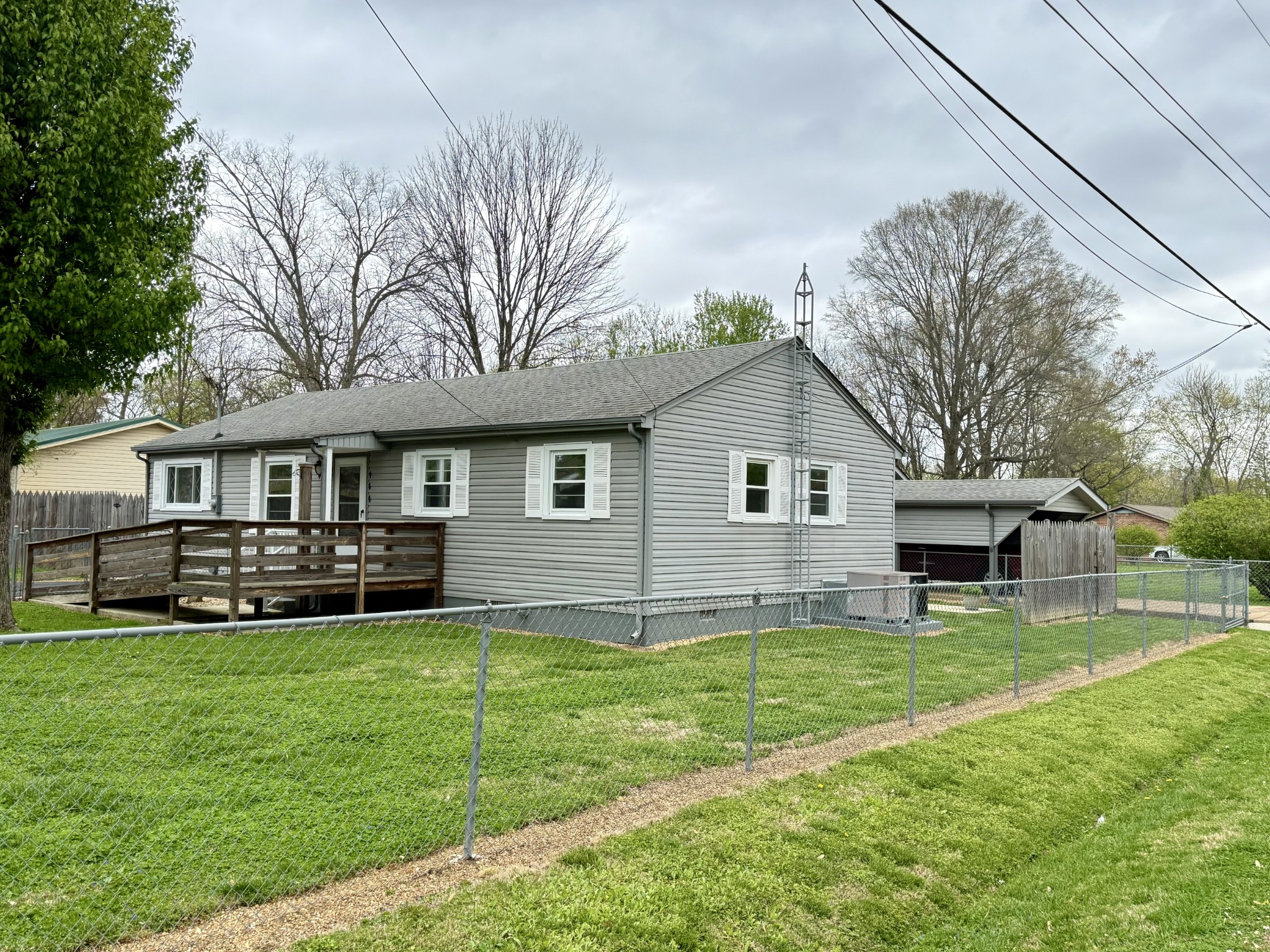 111 Gentry Street Tullahoma, TN 37388 - Photo 2 of 66 a front view of house with yard and green space