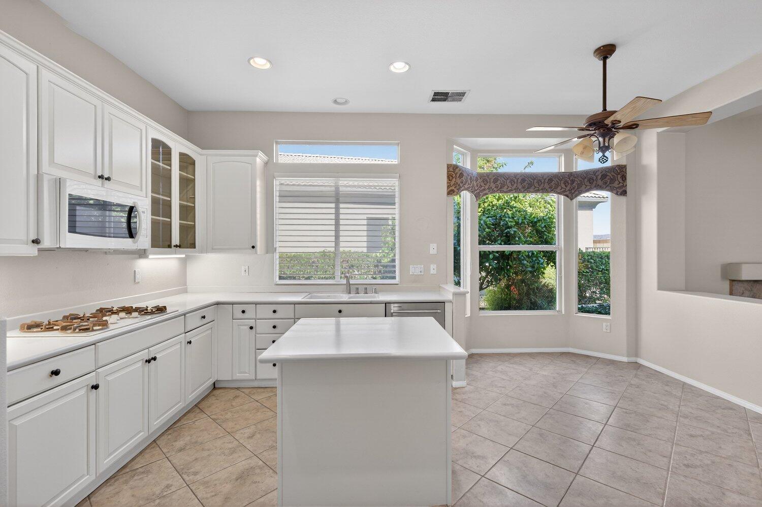 43784 Royal St George Drive Indio, CA 92201 - Photo 10 of 33 260312_43784_royal_saint_george_drive_in