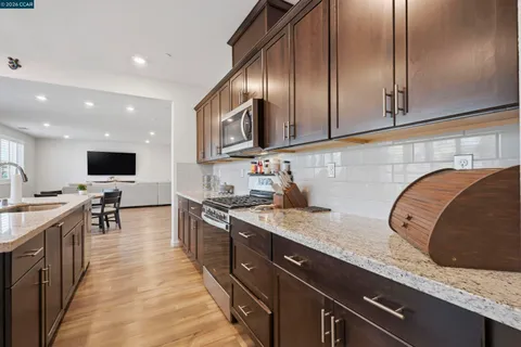 $889,000 | 1655 Apricot Court, Dixon, CA 95620