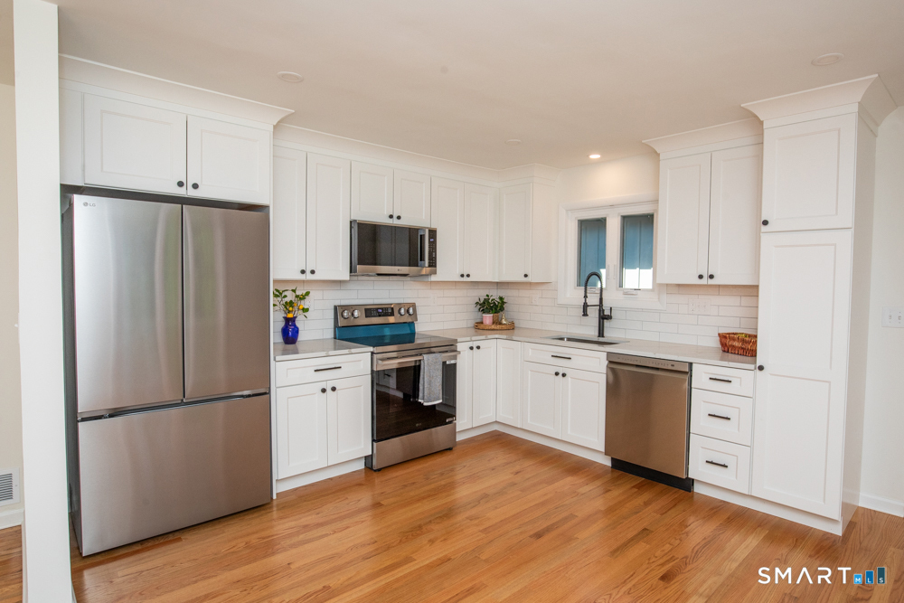 44 Farm Hill Road Wallingford, CT 06492 - Photo 10 of 38 Kitchen