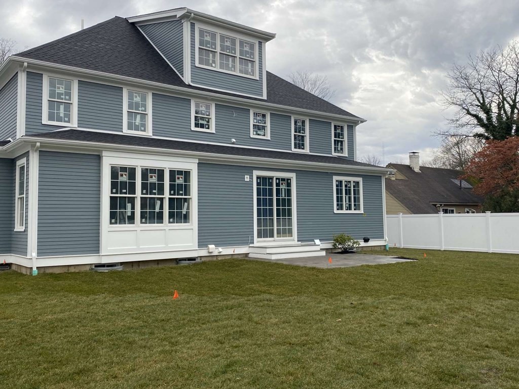 71 Pilgrim Road Needham, MA 02492 - Photo 4 of 30