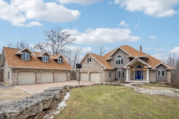 $896,000 | W9460 Welch Road, Elroy, WI 53929