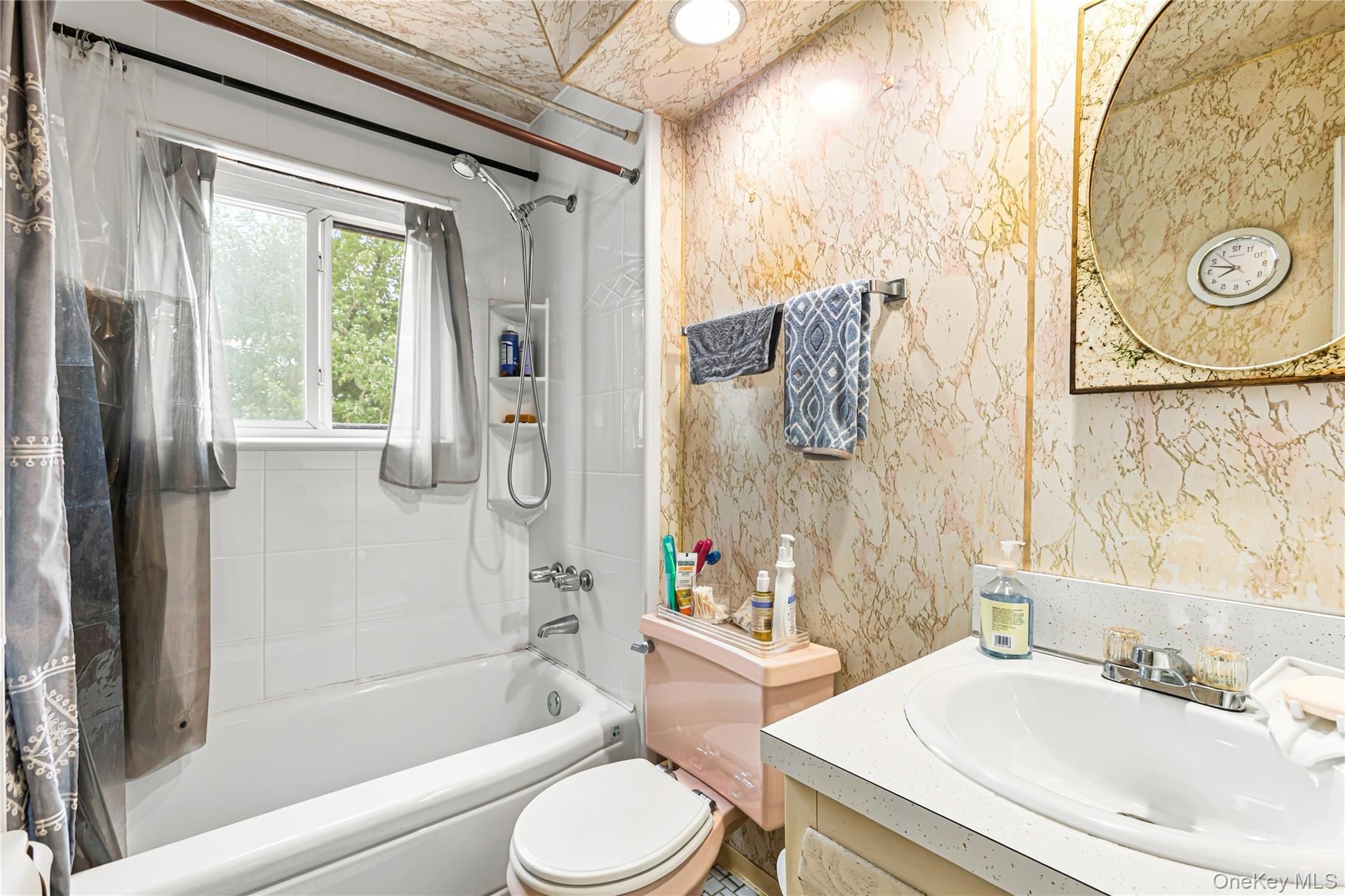 24904 148th Road Queens, NY 11422 - Photo 8 of 20 Gallery Image 8