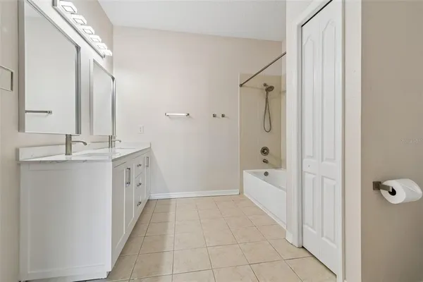 $2,200 | 3566 High Hampton Circle, Tampa, FL 33610