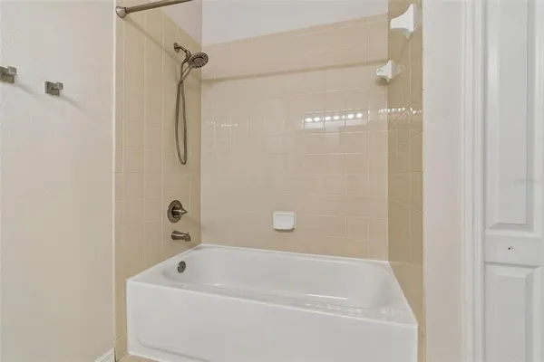 $2,200 | 3566 High Hampton Circle, Tampa, FL 33610