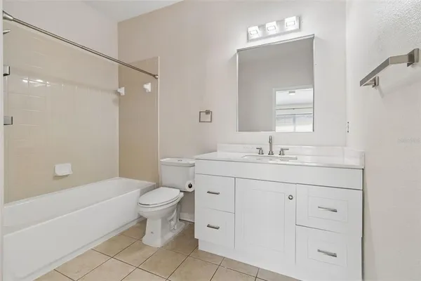 $2,200 | 3566 High Hampton Circle, Tampa, FL 33610