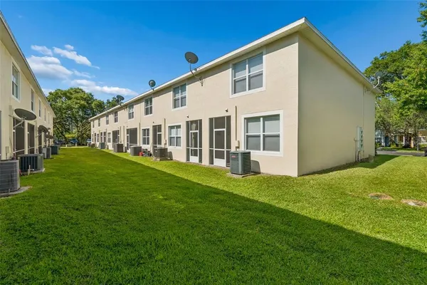 $2,200 | 3566 High Hampton Circle, Tampa, FL 33610