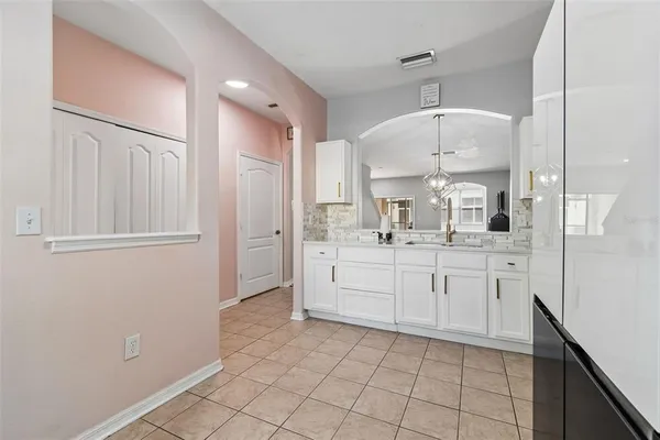 $2,200 | 3566 High Hampton Circle, Tampa, FL 33610