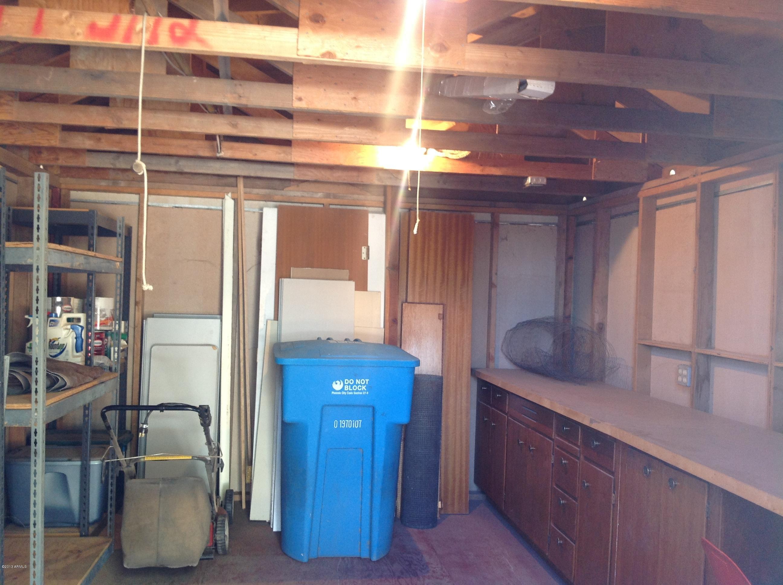 3411 West Wethersfield Road Phoenix, AZ 85029 - Photo 14 of 21 Plenty of room and power.