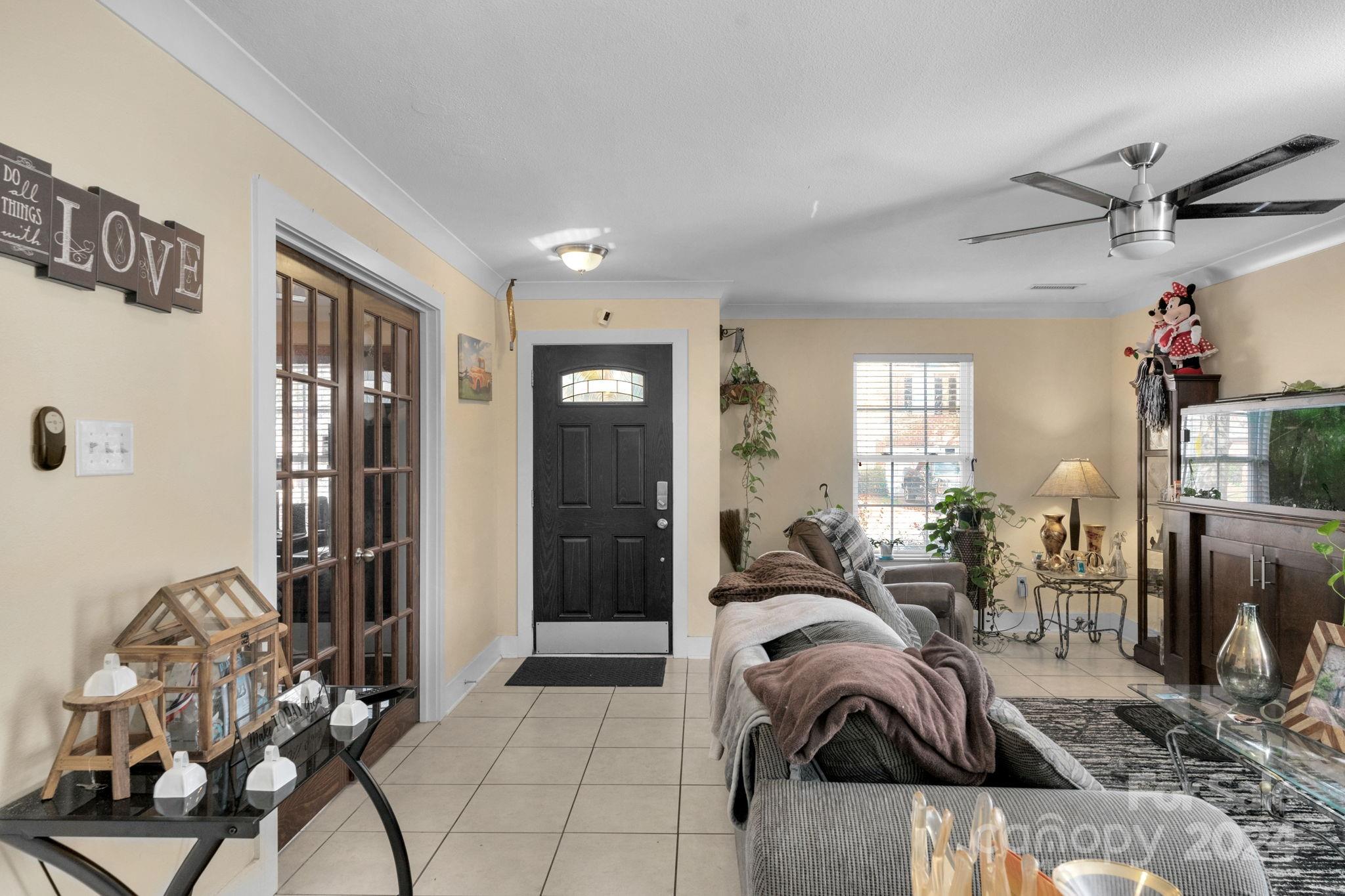 738 Sinclair Drive Monroe, NC 28112 - Photo 6 of 33 a living room with furniture