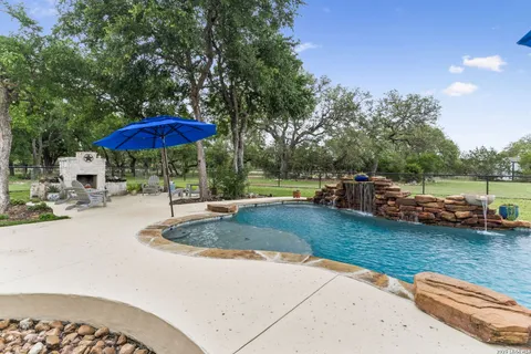 $850,000 | 1330 Palmetto Point, Spring Branch, TX 78070