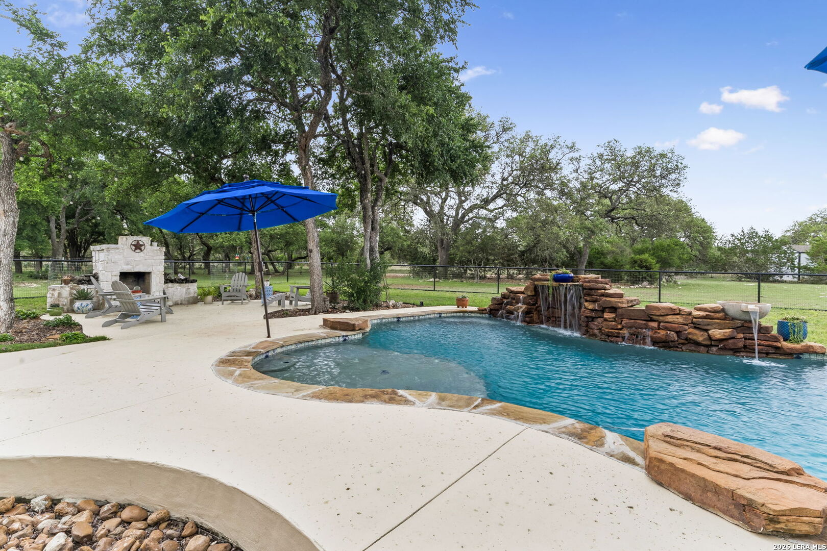 1330 Palmetto Point Spring Branch, TX 78070 - Photo 3 of 39