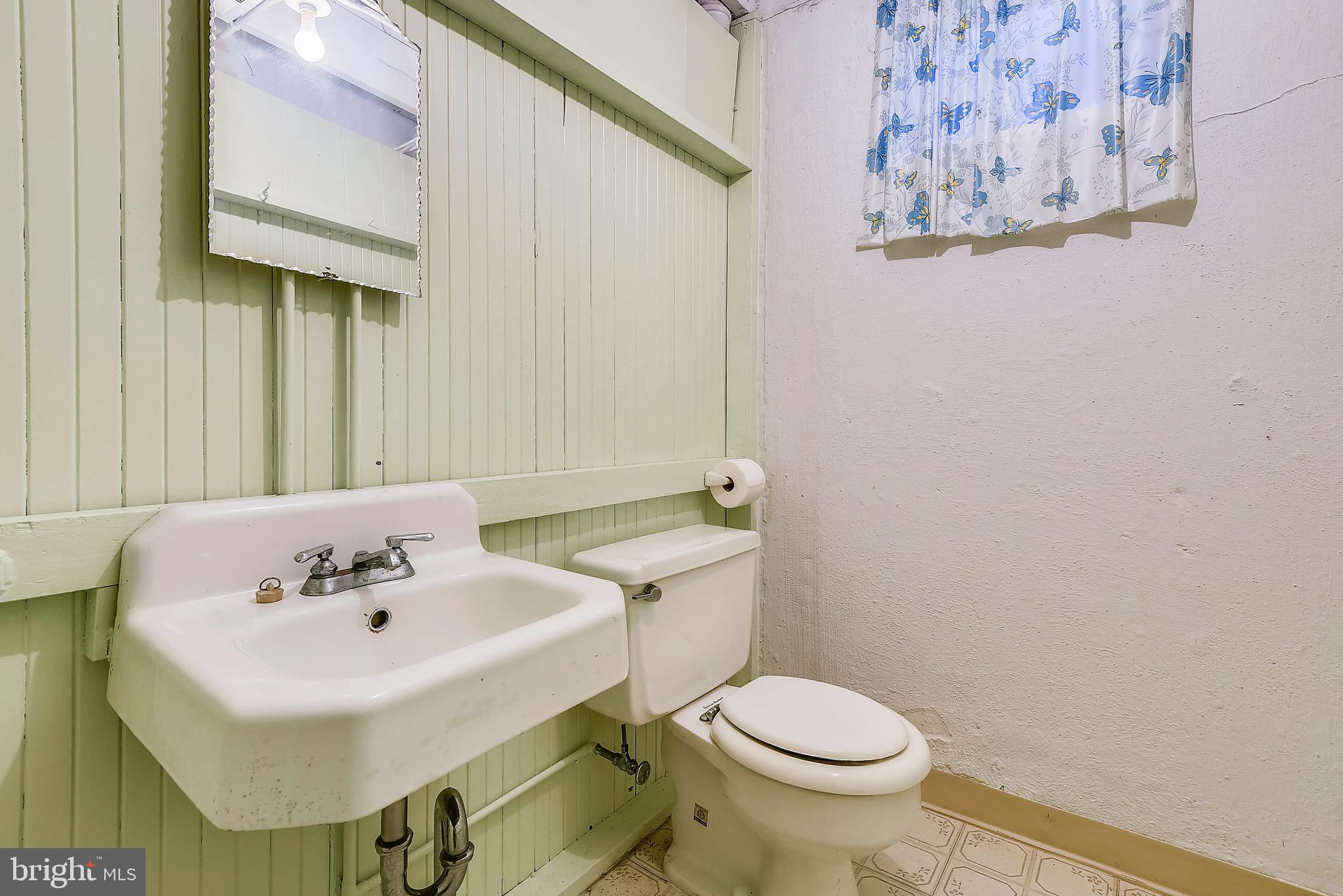 5105 Springlake Way Baltimore, MD 21212 - Photo 41 of 57 Half bath