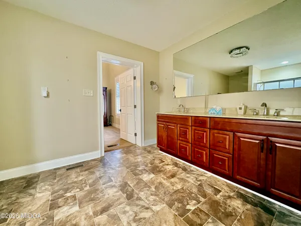 $320,000 | 205 White Road, Byron, GA 31008