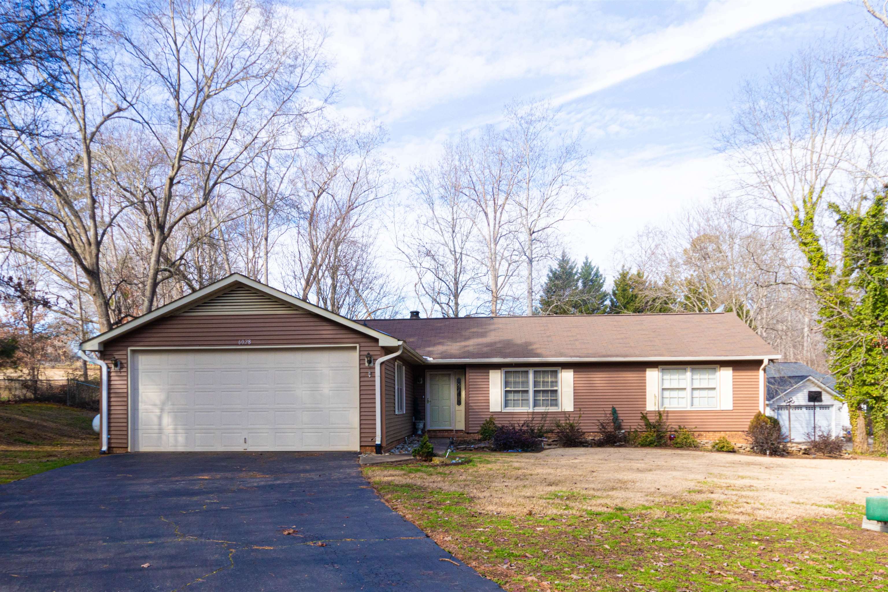 6028 Brookgreen Court Spartanburg, SC 29301 - Photo 2 of 21 Gallery Image 2