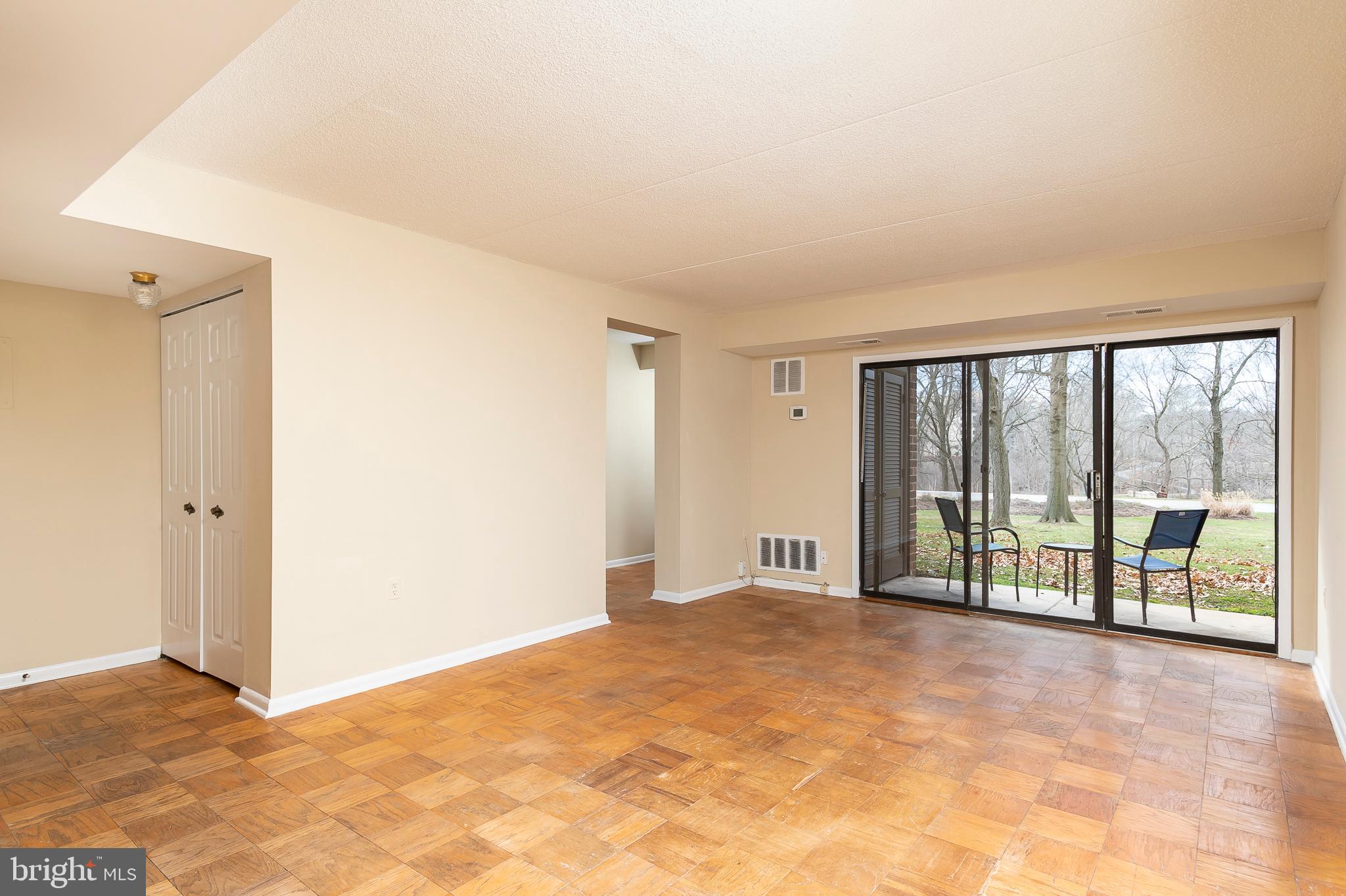 5251 West Running Brook Road, Unit 102 Columbia, MD 21044 - Photo 4 of 30 Living Room