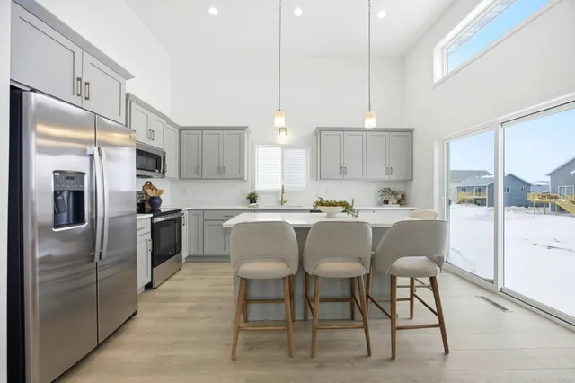 $369,900 | 6203 87th Avenue South, Horace, ND 58047