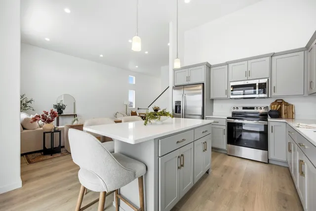 $369,900 | 6203 87th Avenue South, Horace, ND 58047