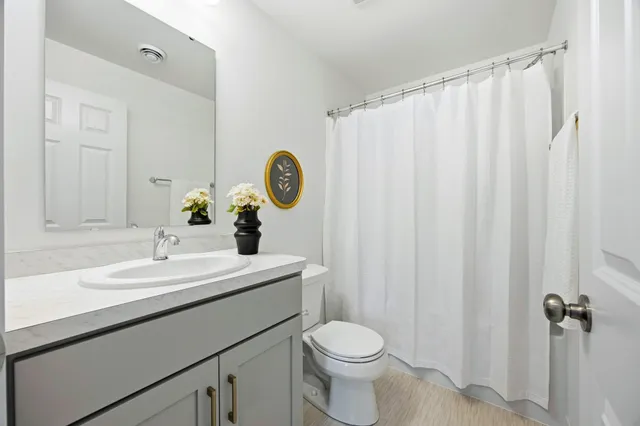 $369,900 | 6203 87th Avenue South, Horace, ND 58047