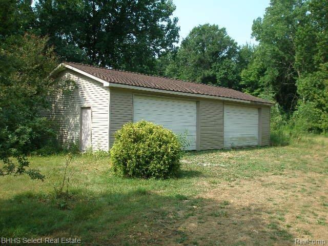 6848 Edwards Road Belleville, MI 48111 - Photo 3 of 19 Pole Barn