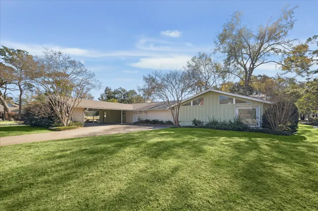 $460,000 | 6203 Bermuda Dunes Drive, Houston, TX 77069