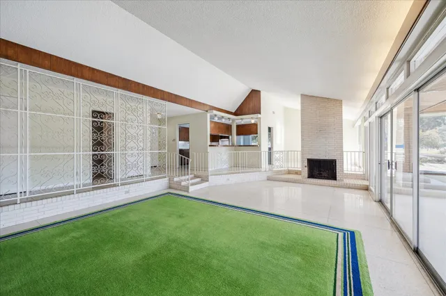 $460,000 | 6203 Bermuda Dunes Drive, Houston, TX 77069