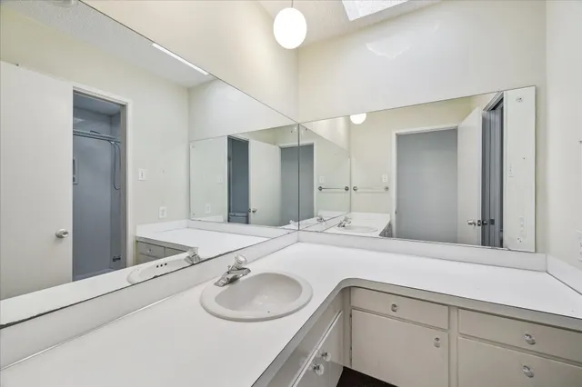 $460,000 | 6203 Bermuda Dunes Drive, Houston, TX 77069