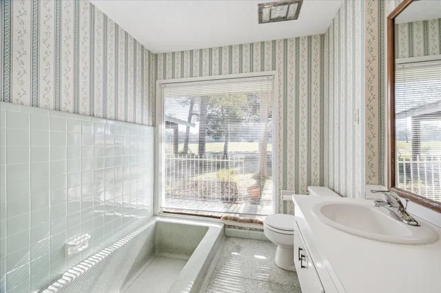 $460,000 | 6203 Bermuda Dunes Drive, Houston, TX 77069