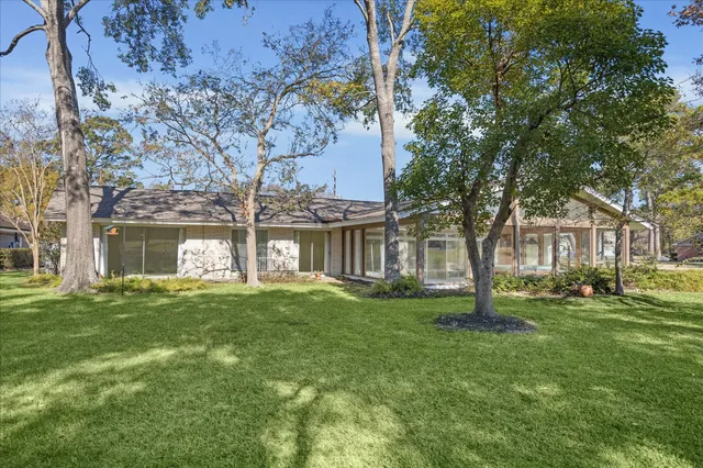 $460,000 | 6203 Bermuda Dunes Drive, Houston, TX 77069