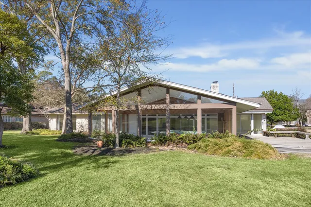 $460,000 | 6203 Bermuda Dunes Drive, Houston, TX 77069