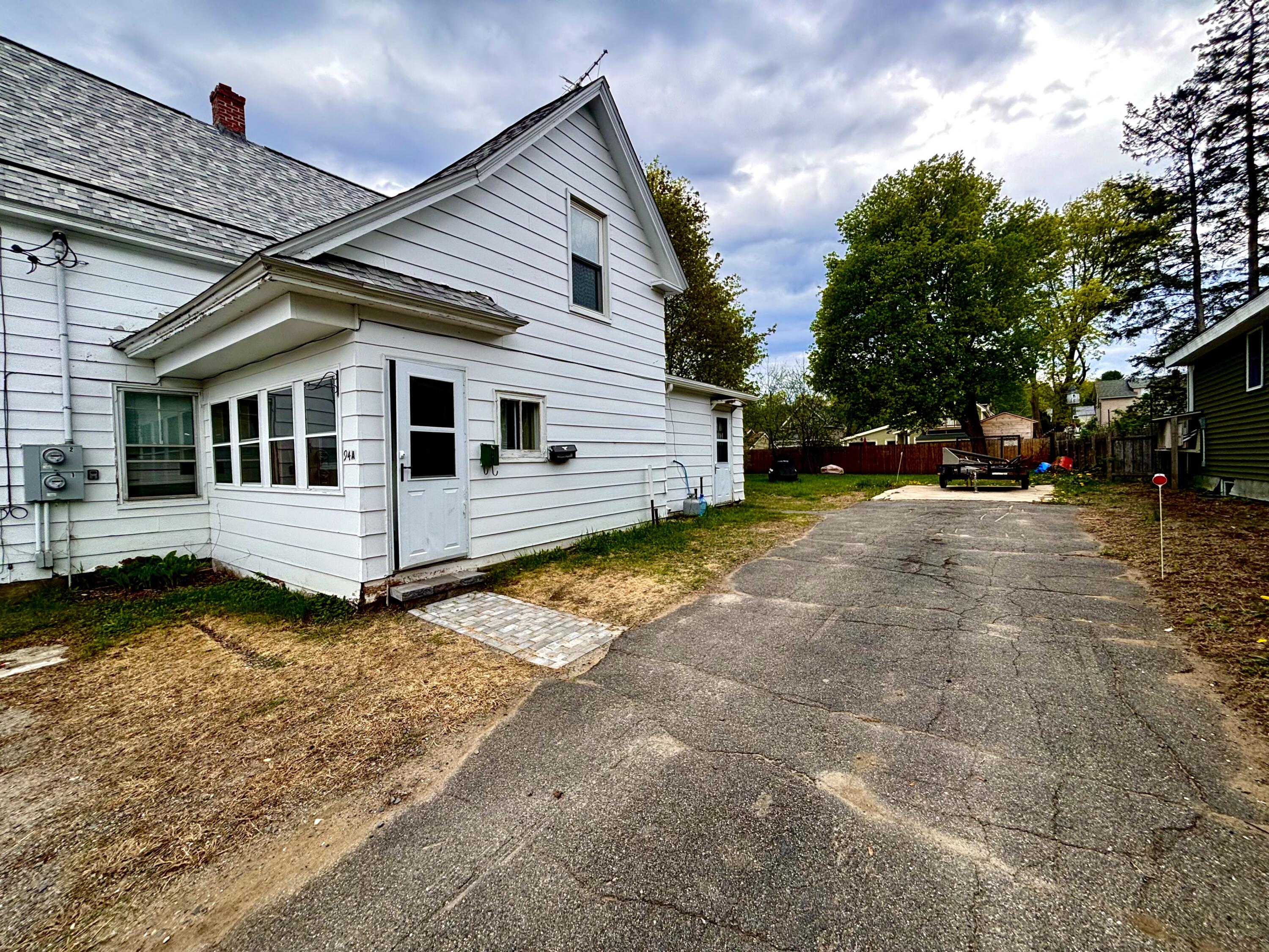 94 Lincoln Street Millinocket, ME 04462 - Photo 3 of 42 IMG_6153