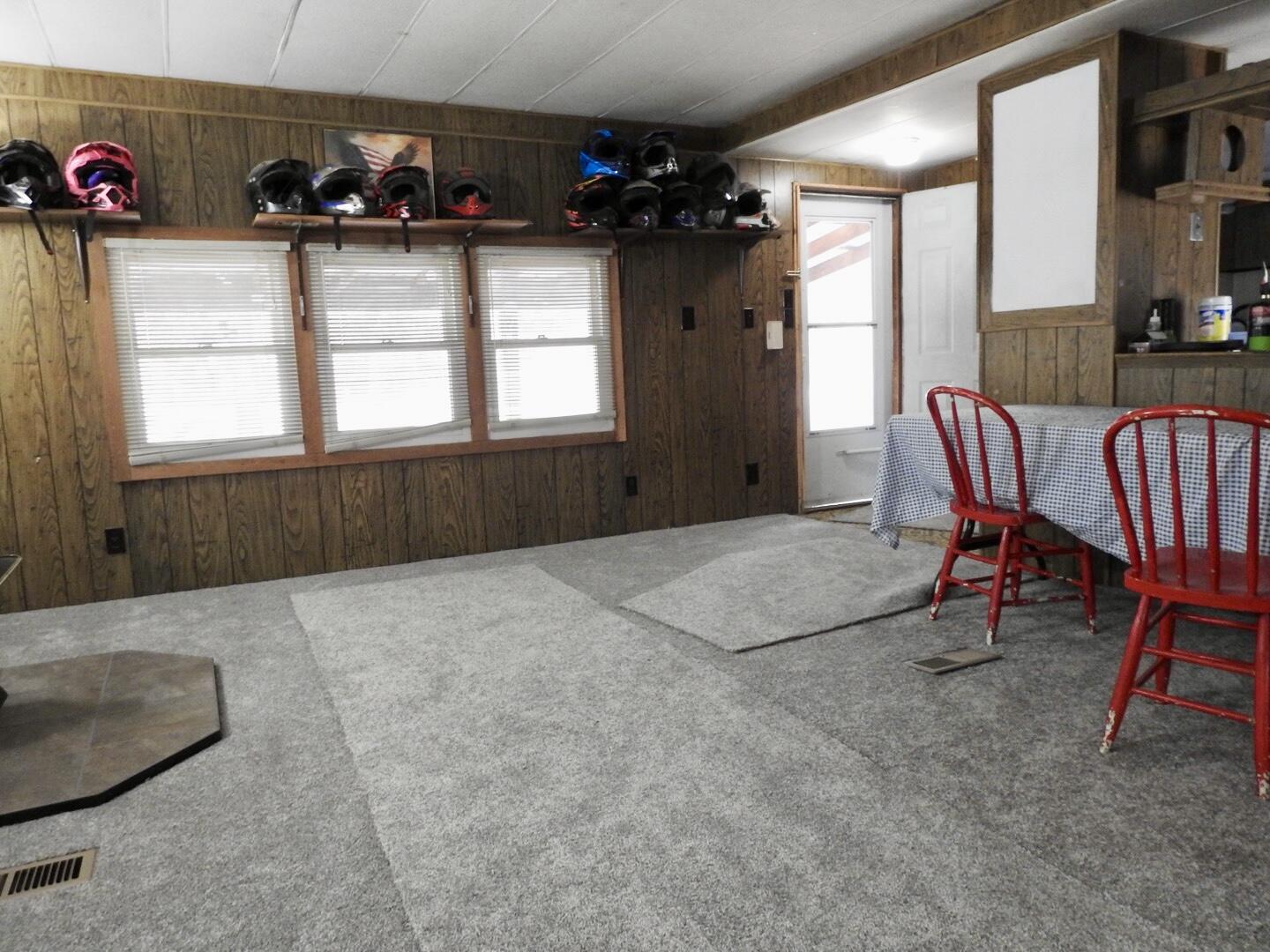 53188 Andrews Road La Pine, OR 97739 - Photo 3 of 24 IMG_6449